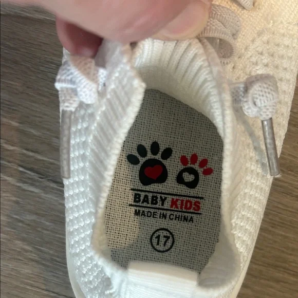 NWOT Baby Kids White Slip On Shoes - Picture 2 of 4